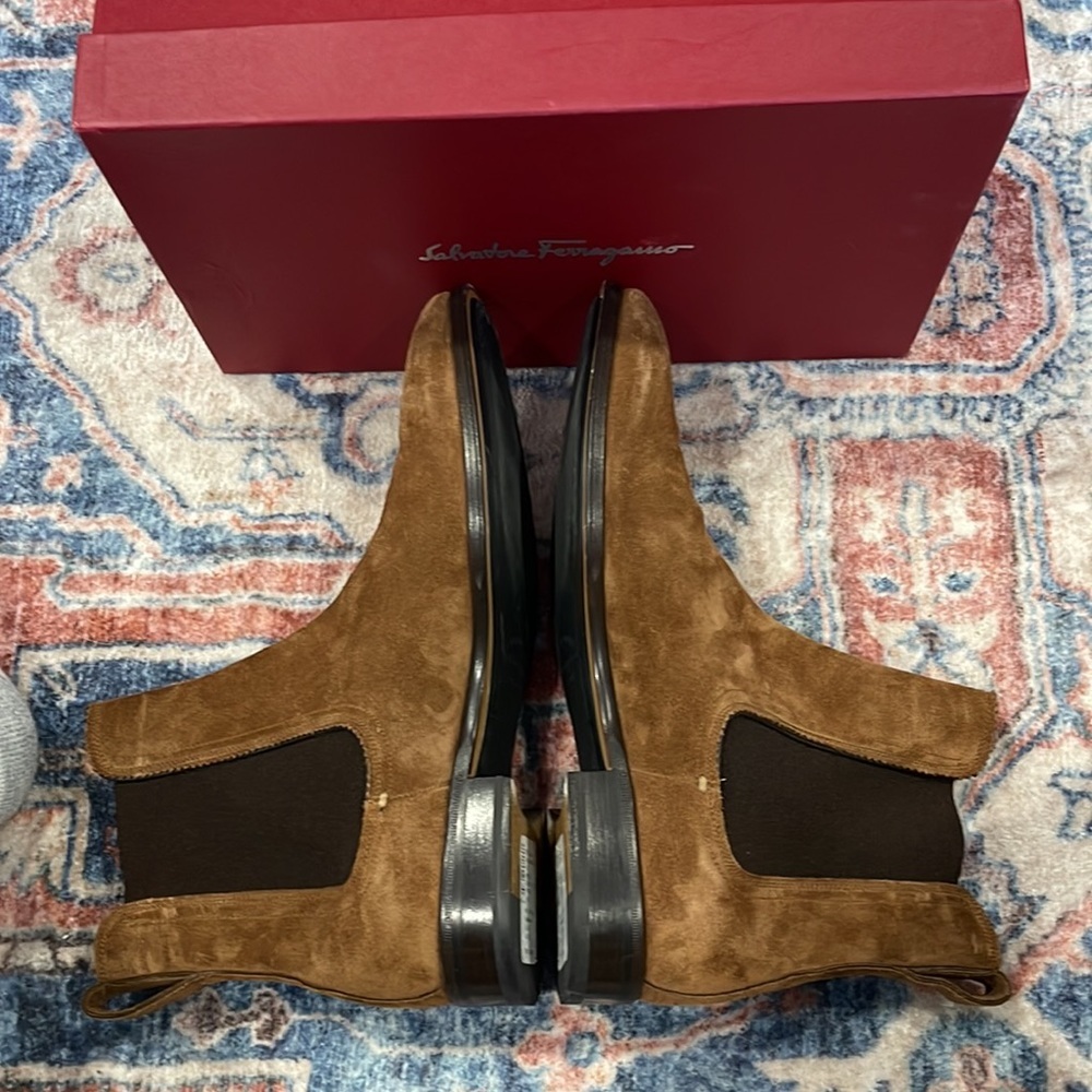 ❗️$860 FERRAGAMO MENS CHELSEA BOOT❗️worn once! - Picture 5 of 6
